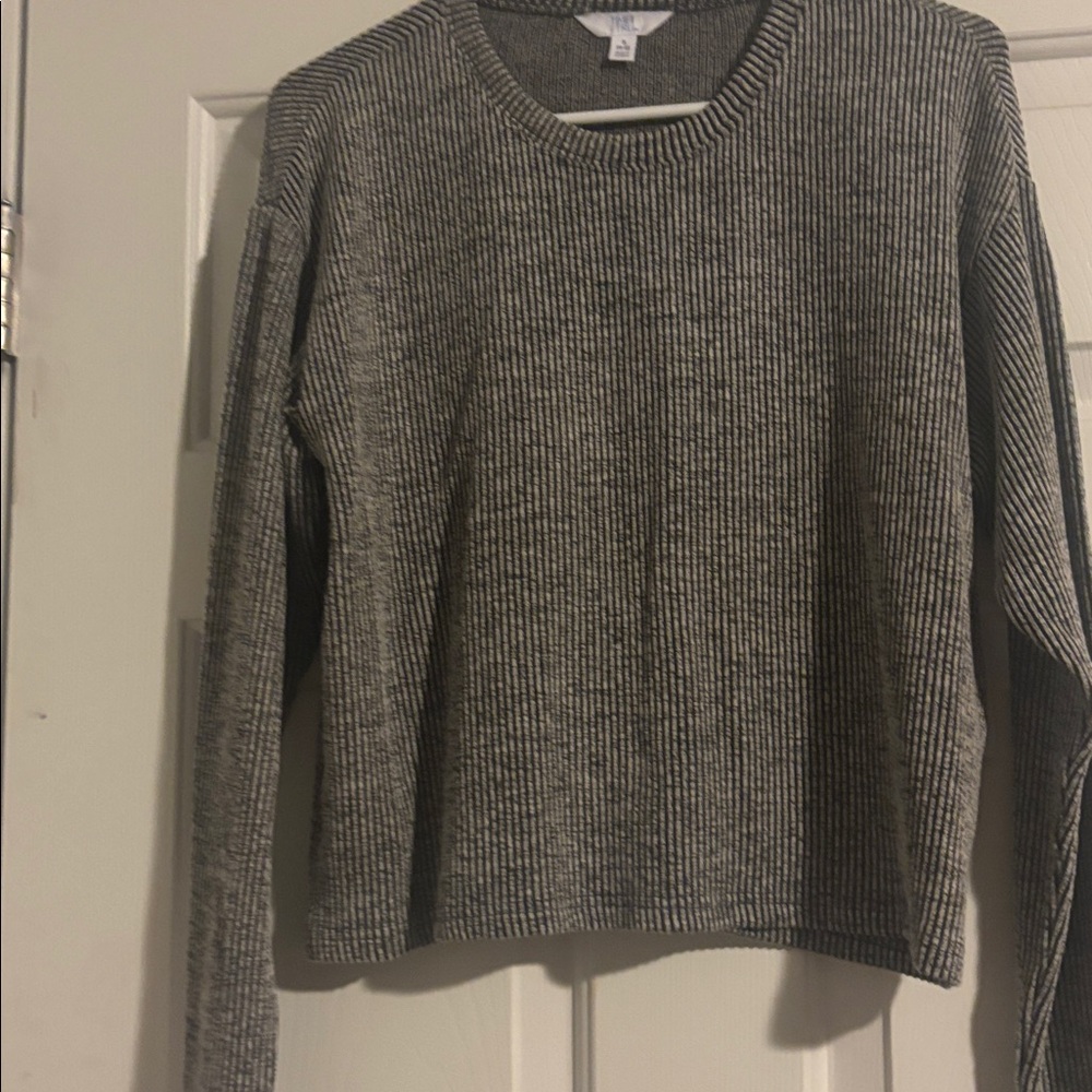 Gray Ribbed Knit Sweater - Picture 2 of 3